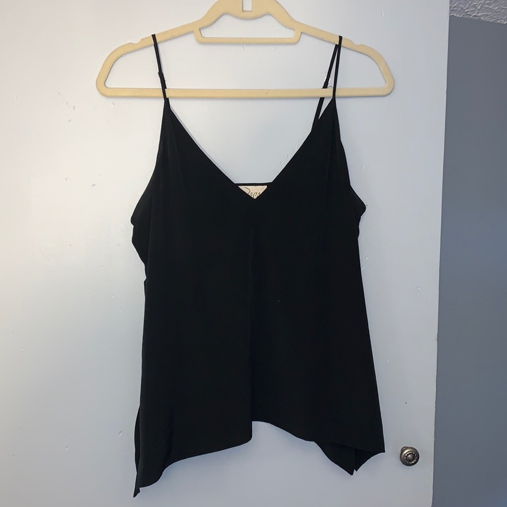 Simple Black flows tank